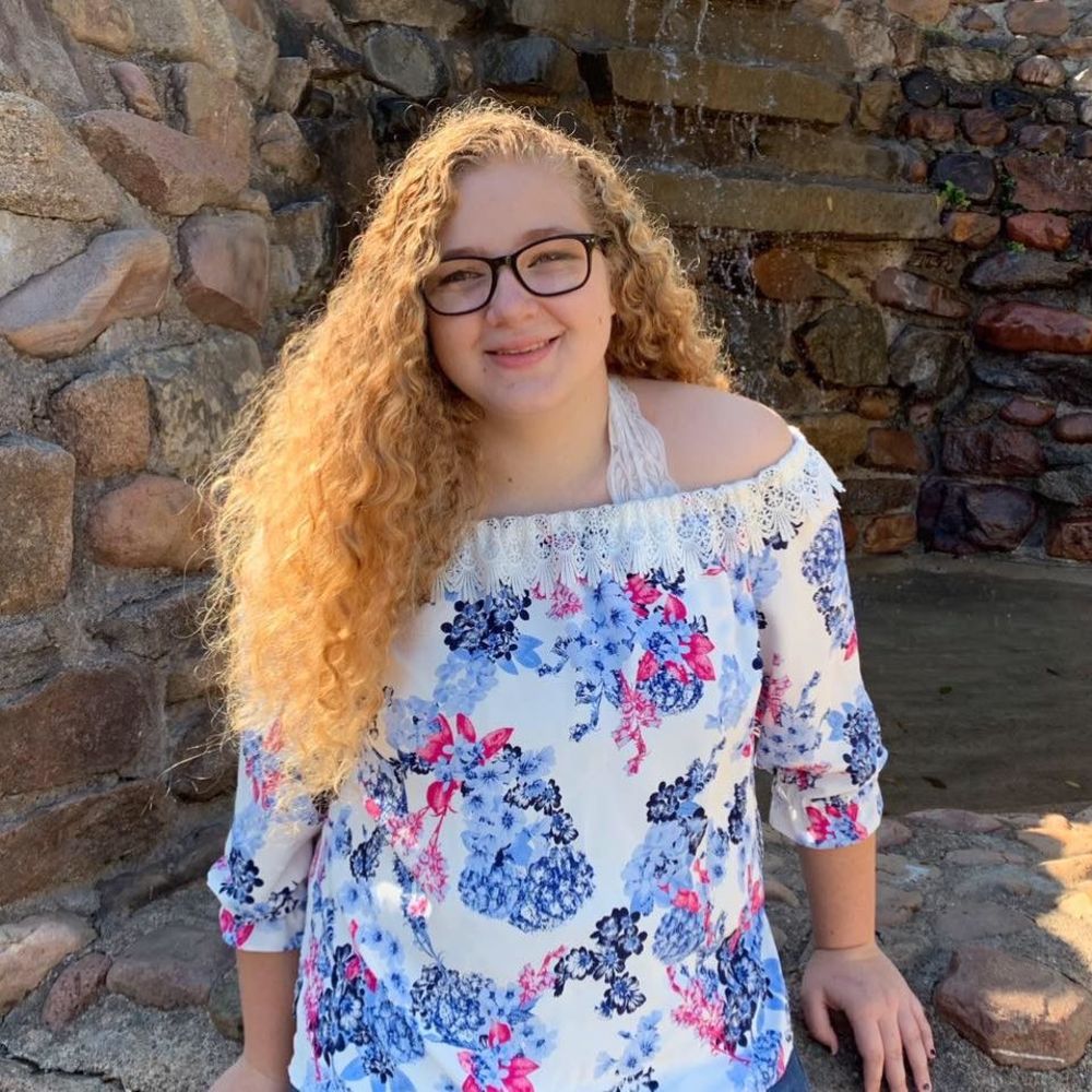 Meet your Posher, Alexis